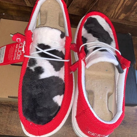 Customized strawberry milk hey dudes - Picture 6 of 7